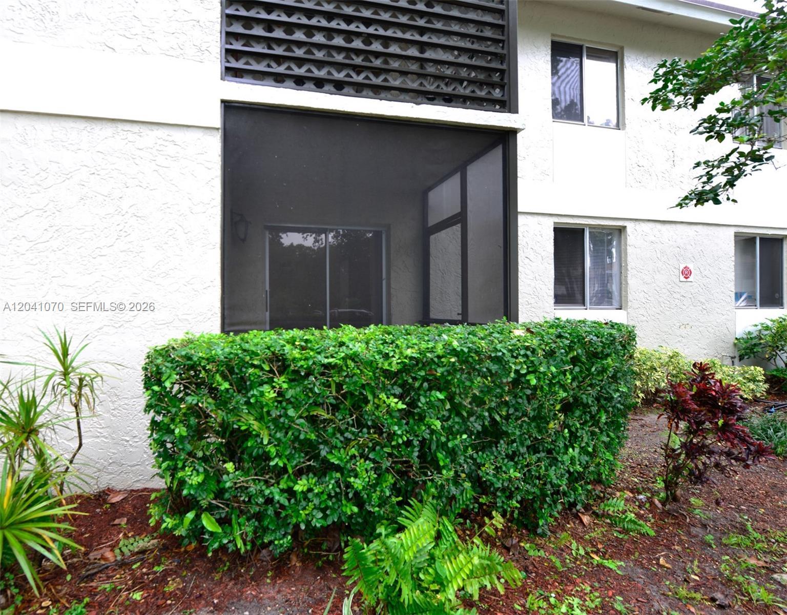 703 Gardens Dr # 102, Pompano Beach FL 33069