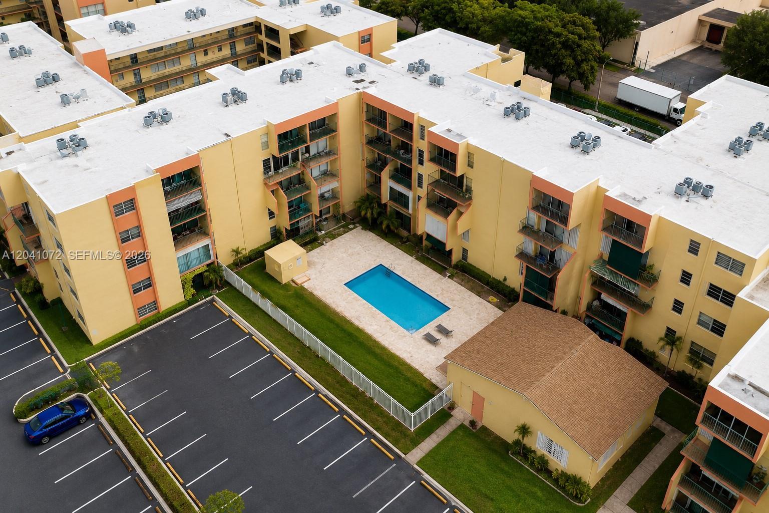 1975 W 44th Pl # 310, Hialeah FL 33012