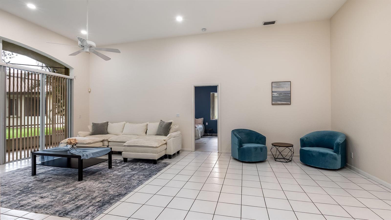 8754 NW 75th Place, Tamarac FL 33321 photo 3