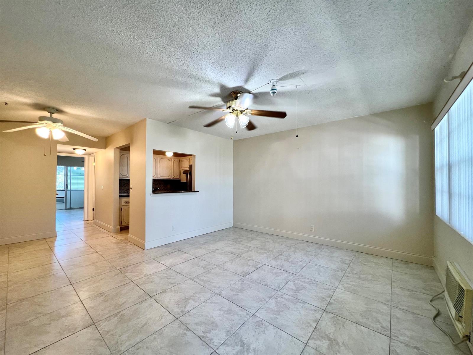 94 Windsor E, West Palm Beach FL 33417 photo 2