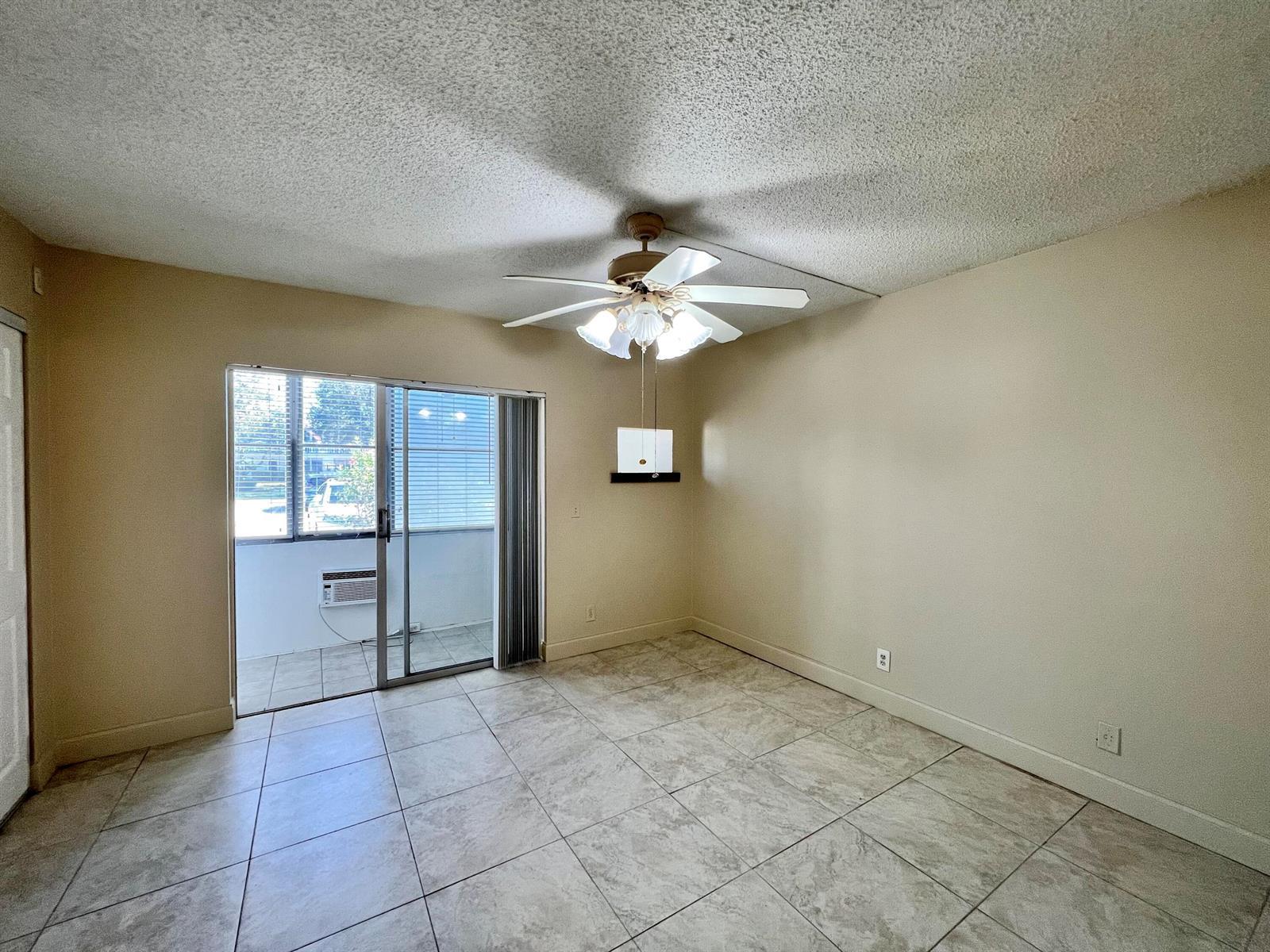 94 Windsor E, West Palm Beach FL 33417 photo 5