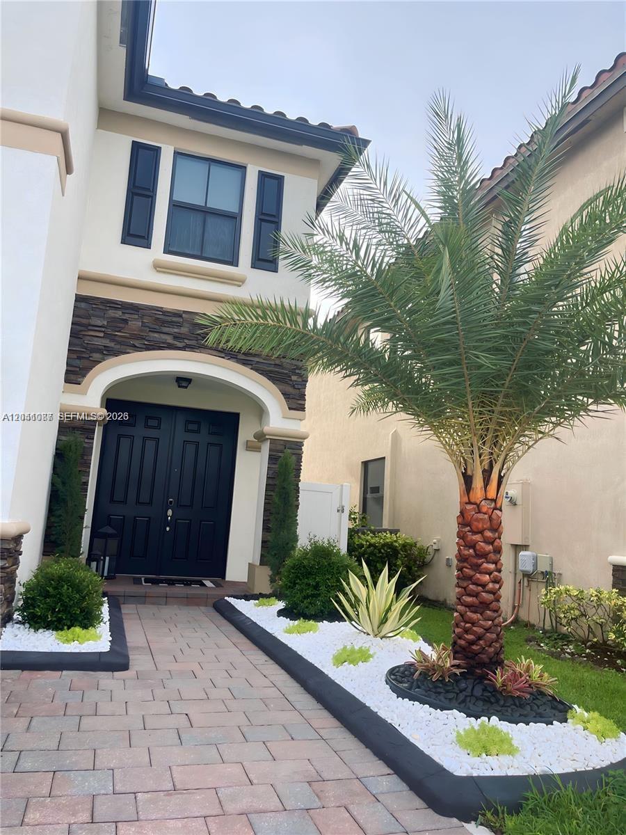 8719 W 33rd Ave, Hialeah FL 33018 photo 2