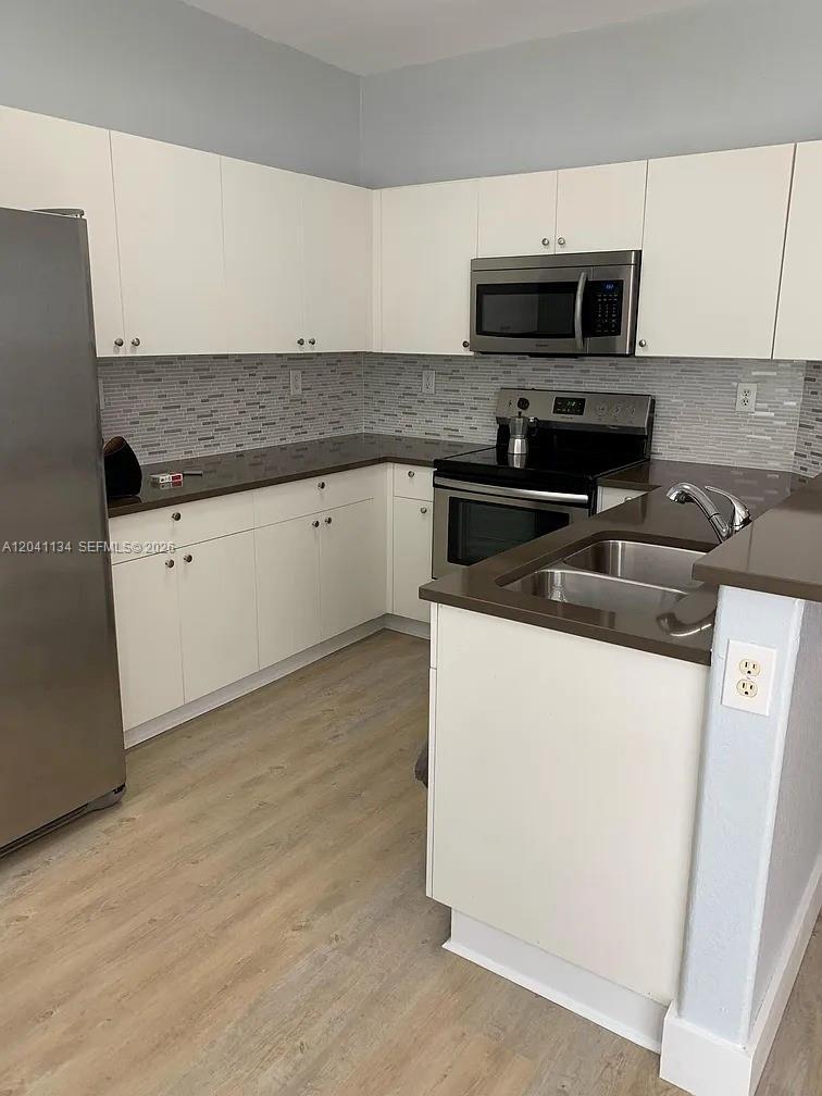 7930 NW 108th Pl, Doral FL 33178 photo 3