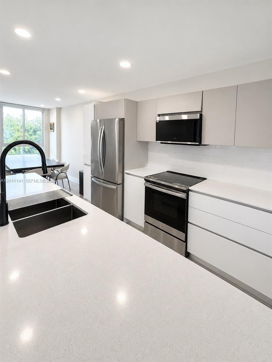 2505 NE 193rd St # 4211, Miami FL 33180 photo 2