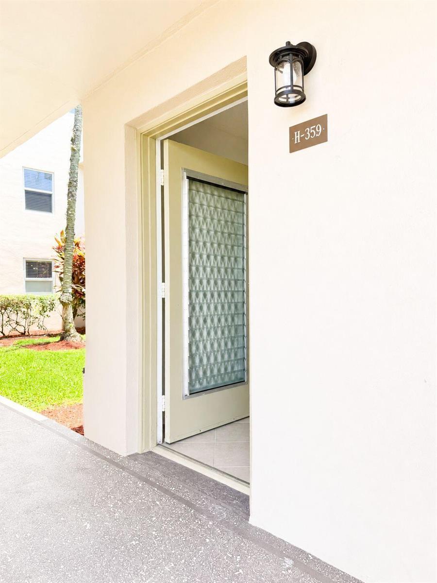 359 Capri H # 359, Delray Beach FL 33484 photo 2