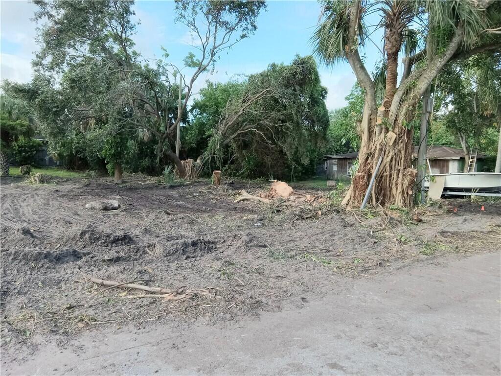 2066 42nd Place, Vero Beach FL 32967