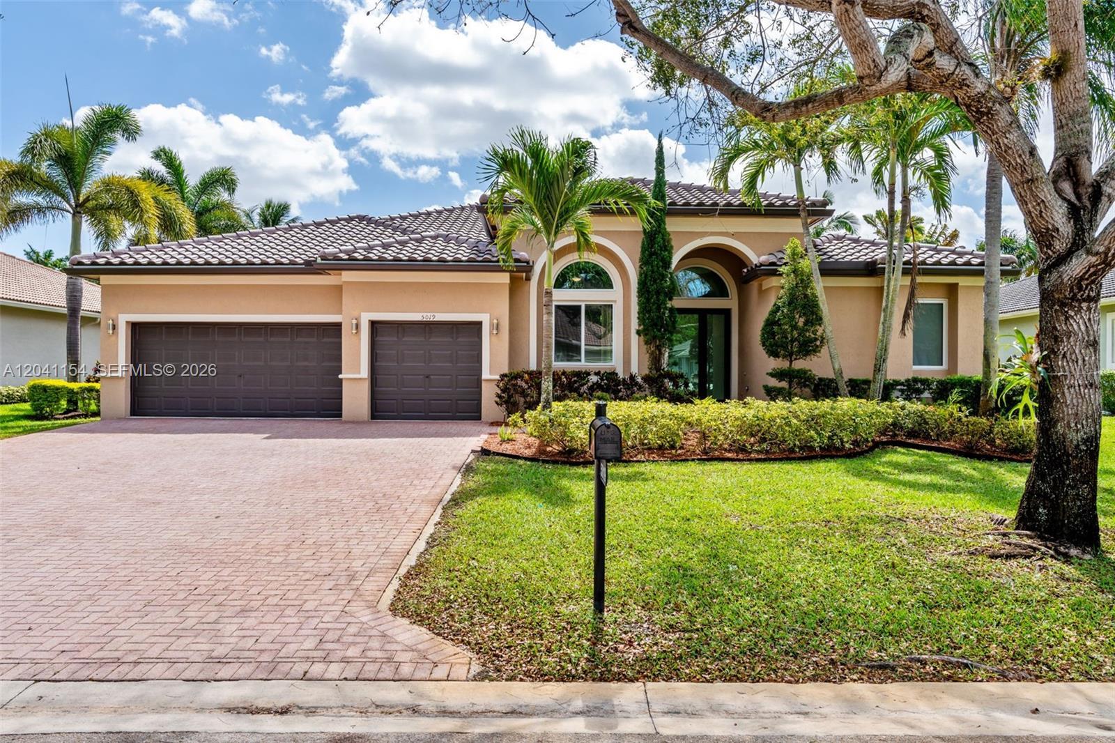 5019 NW 113 Avenue, Coral Springs FL 33076