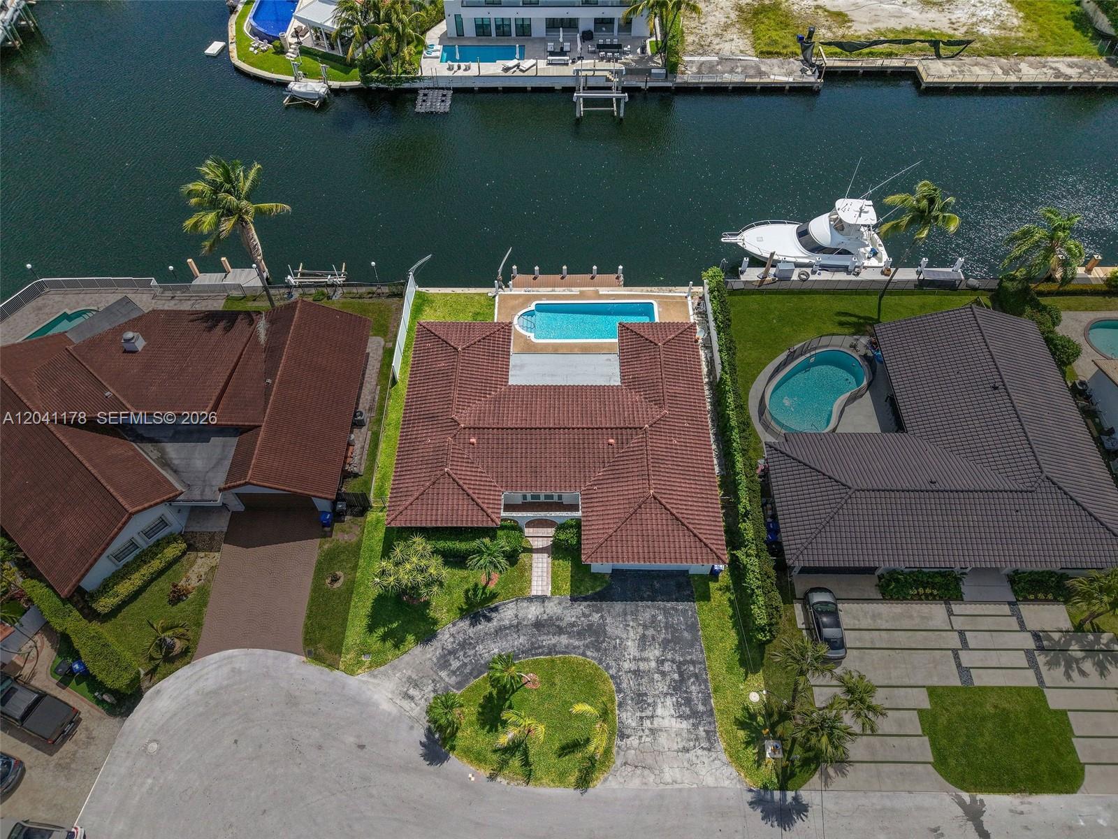 16453 NE 33rd Ave, North Miami Beach FL 33160 photo 4