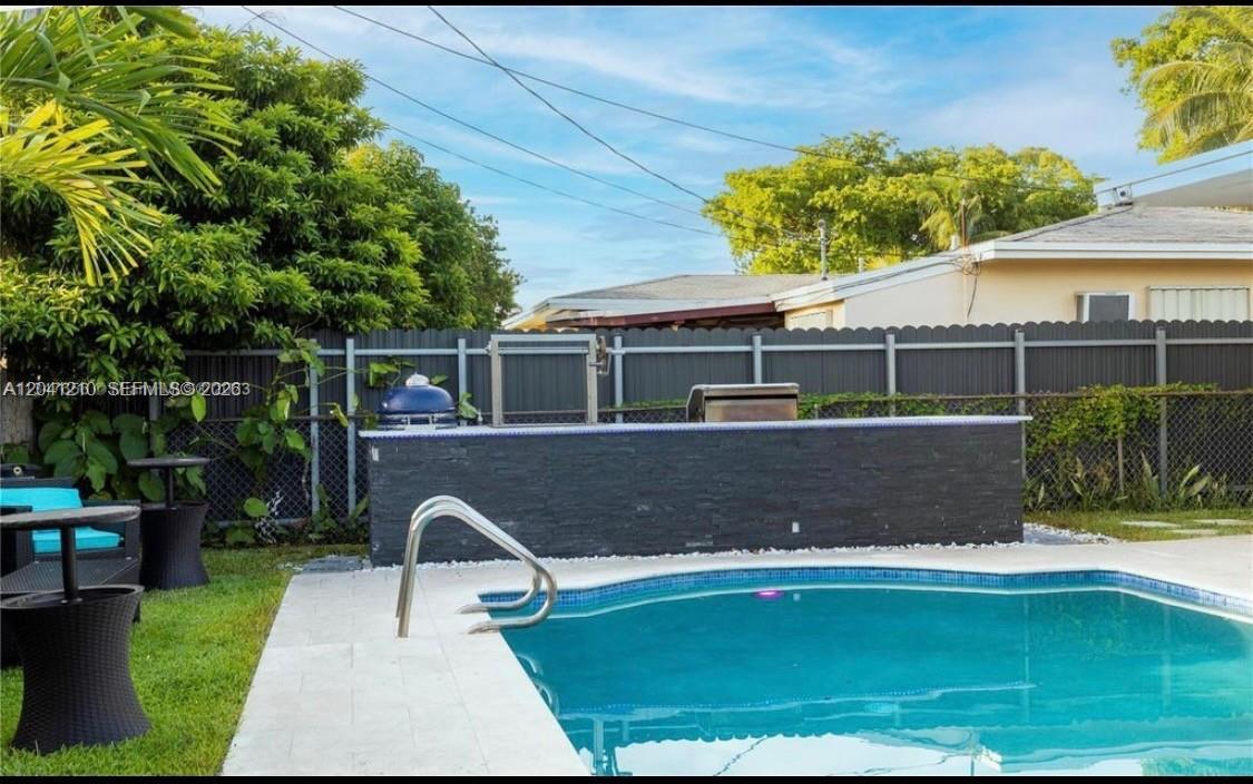 16100 NE 9th Ct, North Miami Beach FL 33162 photo 5