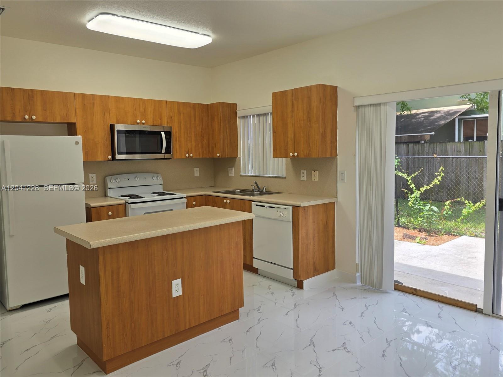 2973 SE 15th Ter, Homestead FL 33035