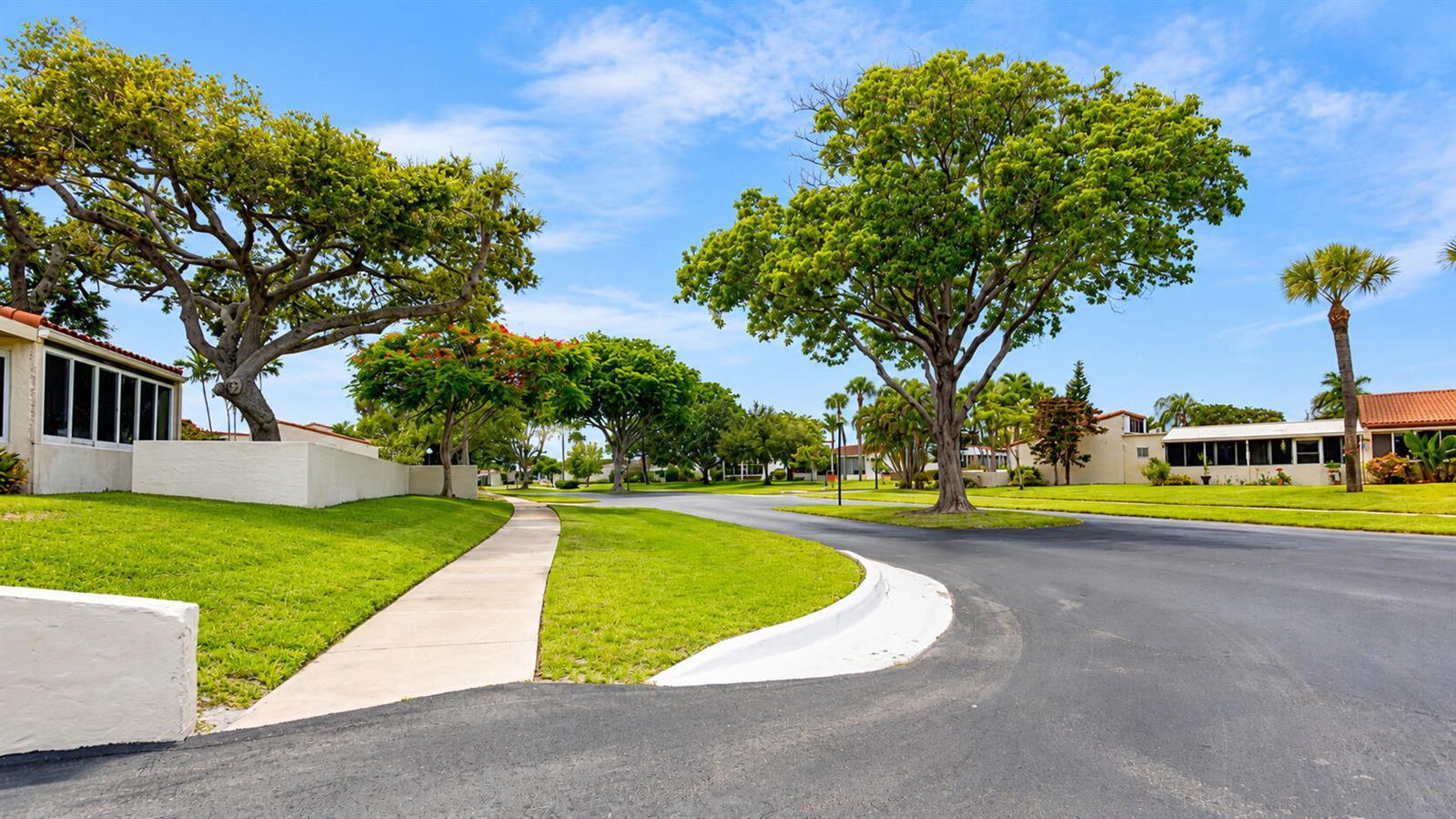 2601 Boundbrook Boulevard # 205, Palm Springs FL 33406 photo 2