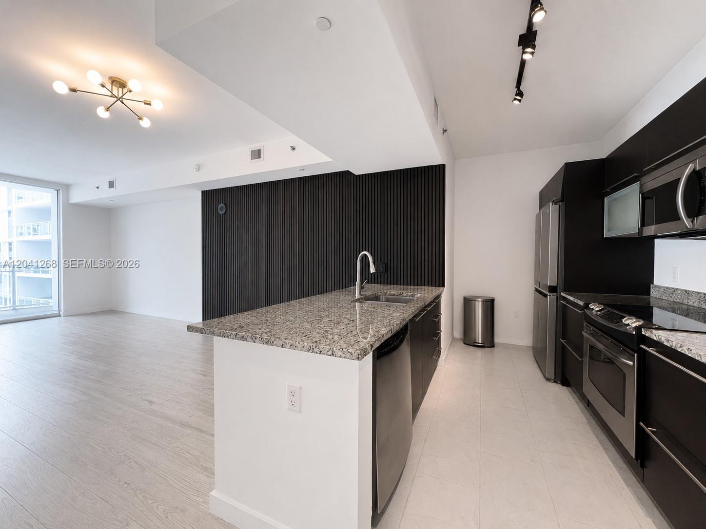 951 Brickell Ave # 3300, Miami FL 33131 photo 2