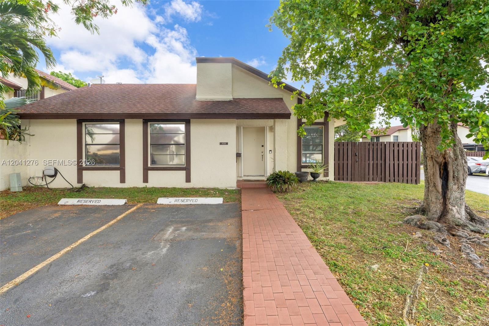 525 NW 100th Ct # 525, Miami FL 33172