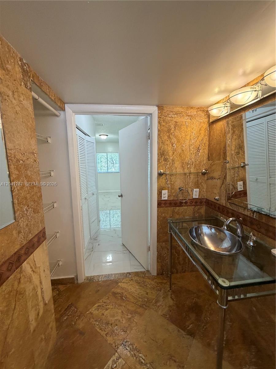 201 NW 7th St # 408, Miami FL 33136 photo 5