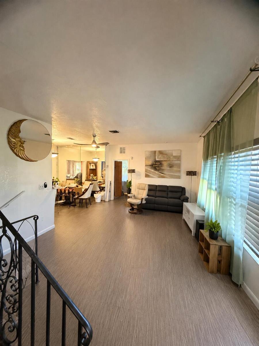 19720 NW 12th Court, Miami FL 33169 photo 2