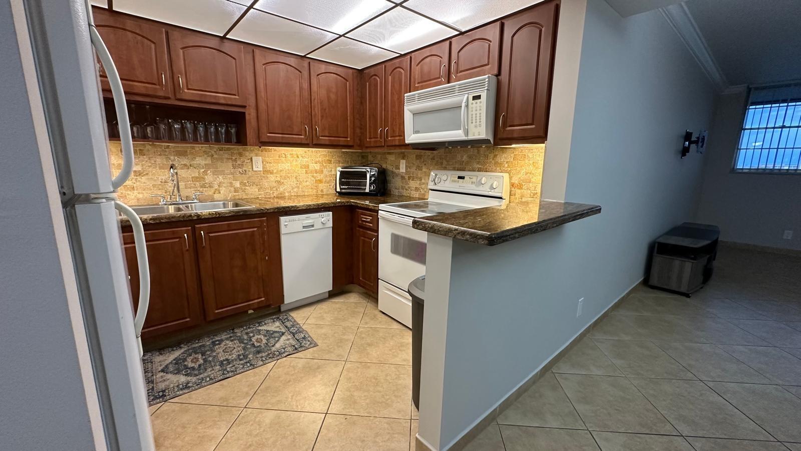 3300 W Rolling Hills Circle # 708, Davie FL 33328 photo 5