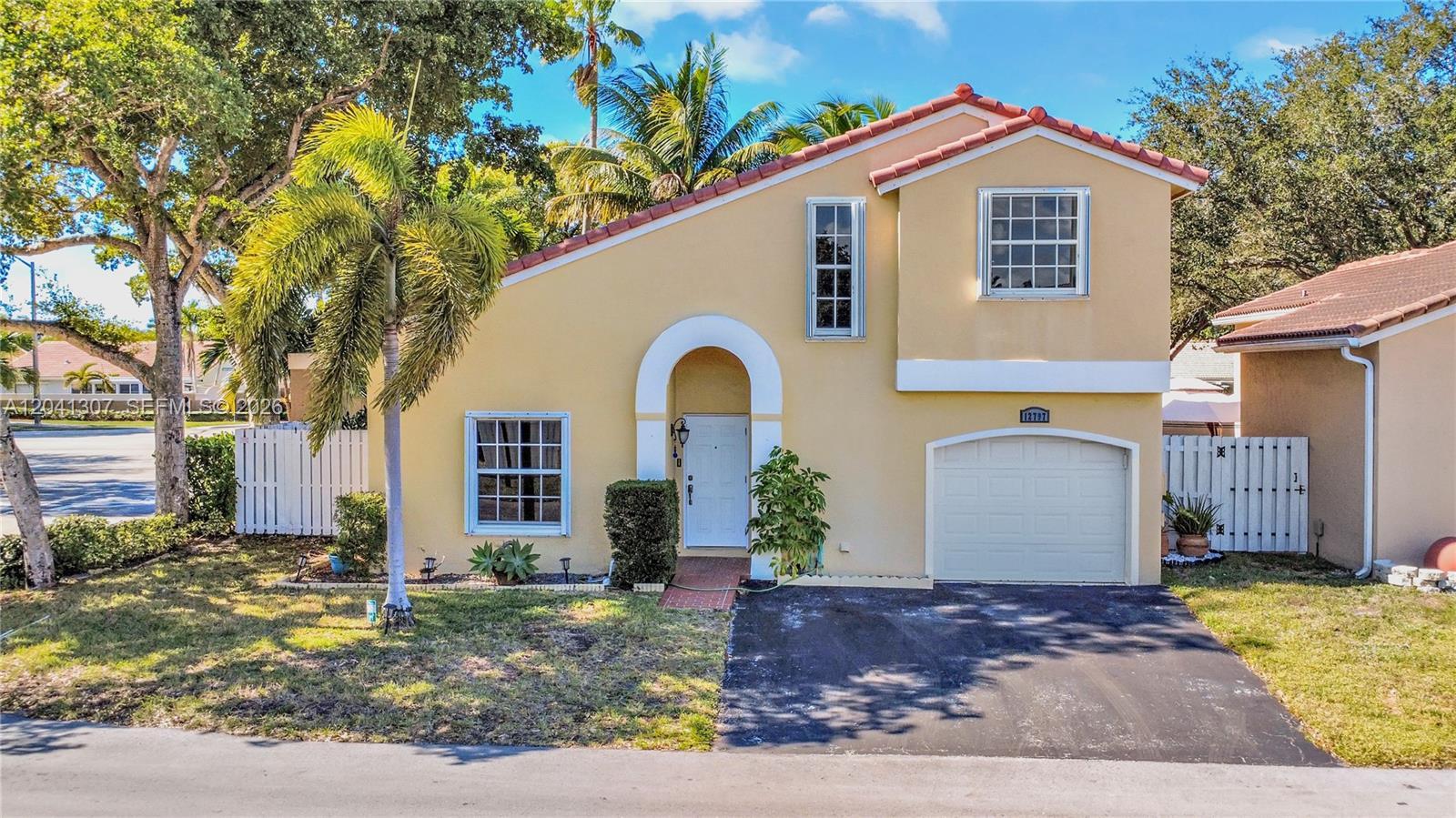 12797 NW 13th St, Sunrise FL 33323 photo 2