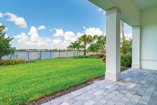 10444 Northbrook Circle, Palm Beach Gardens FL 33412