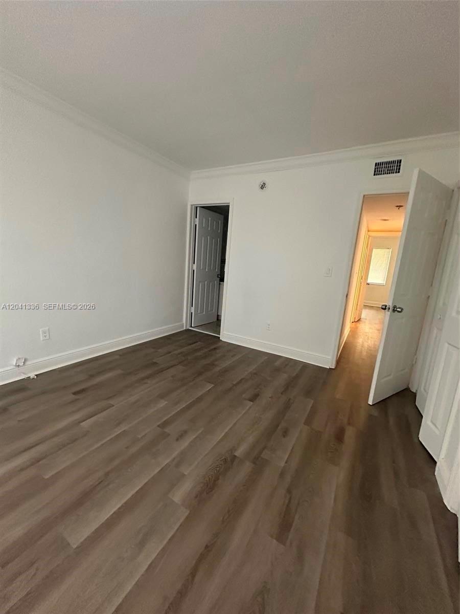980 NE 170th St # 214, North Miami Beach FL 33162 photo 5
