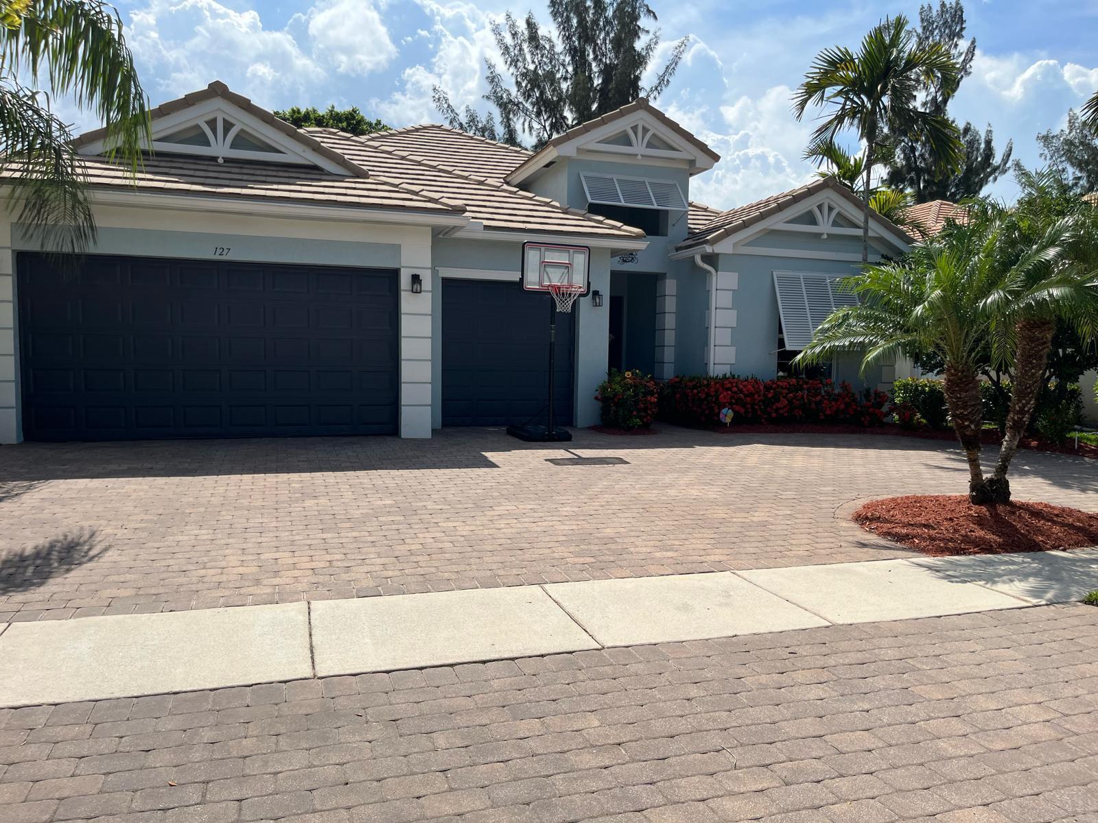 127 Palm Beach Plantation Boulevard, West Palm Beach FL 33411 photo 3