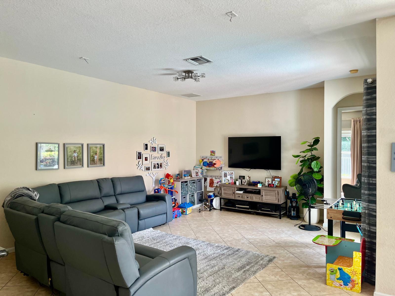 127 Palm Beach Plantation Boulevard, West Palm Beach FL 33411 photo 4