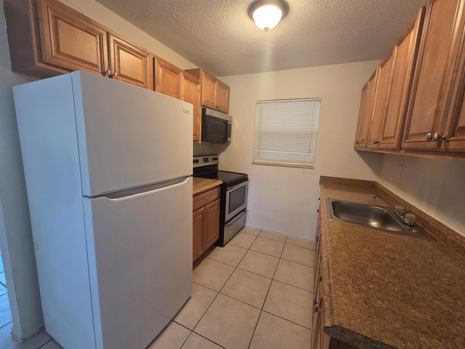 701 SE 15th Street # 12, Fort Lauderdale FL 33316 photo 4