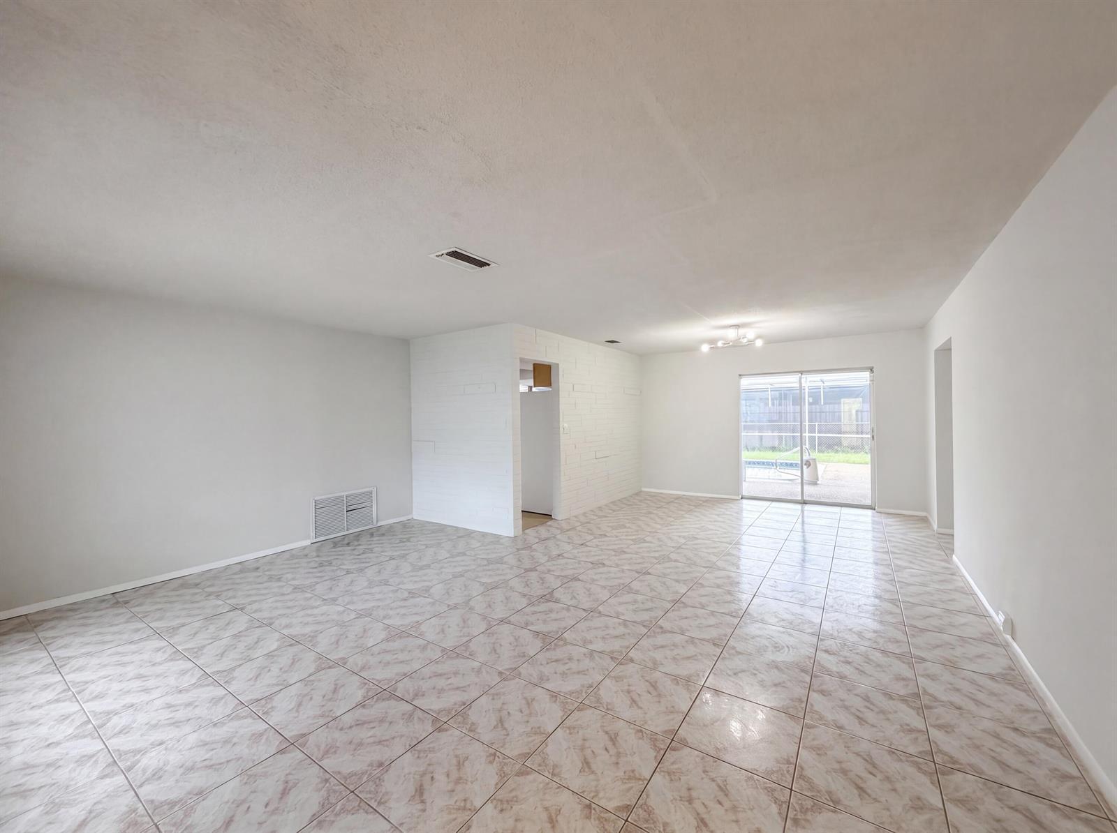 7141 Harbour Boulevard, Miramar FL 33023 photo 3