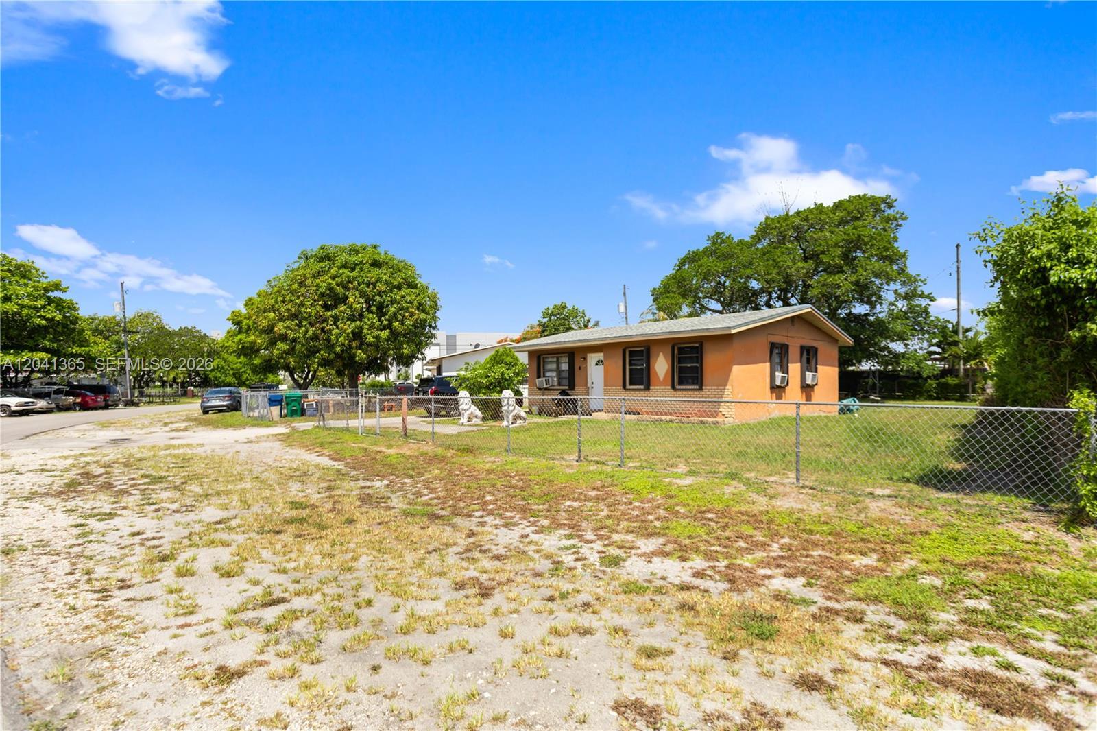 555 Harem Ave, Opa-Locka FL 33054 photo 2