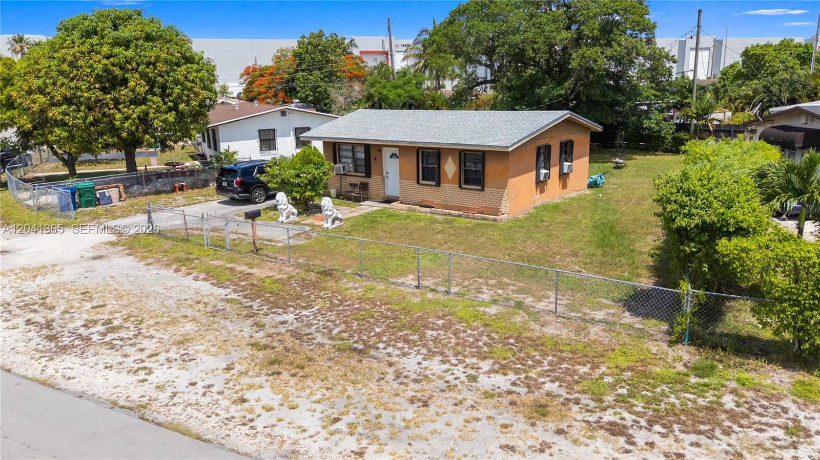 555 Harem Ave, Opa-Locka FL 33054 photo 4