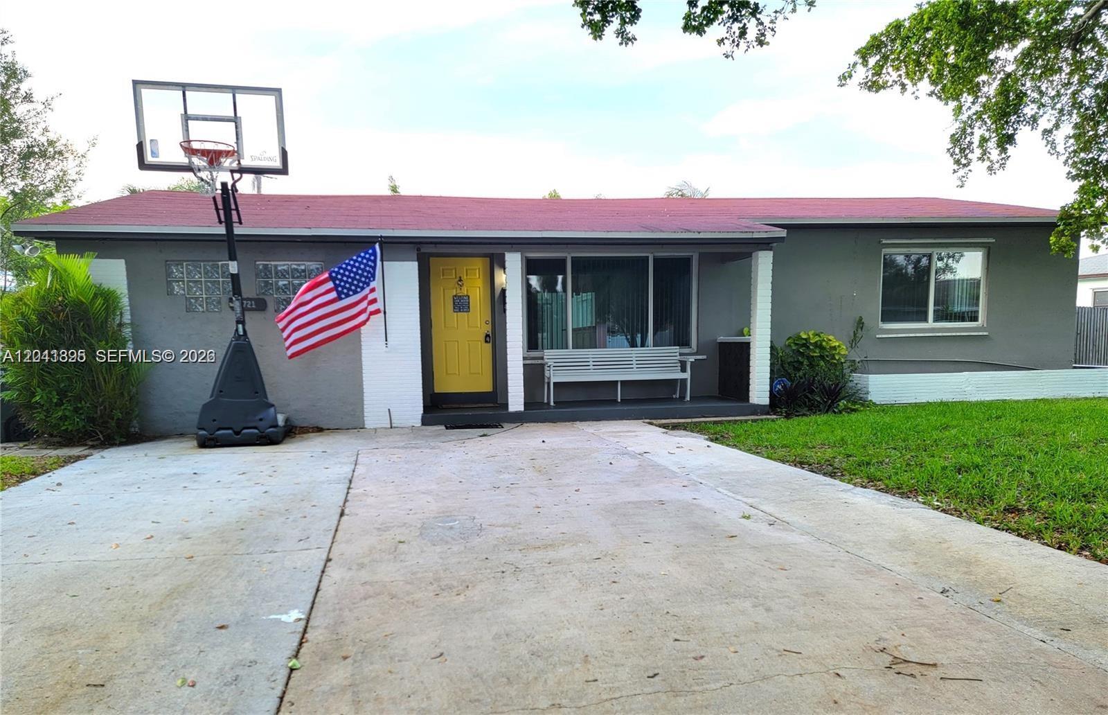 5721 Jefferson St, Hollywood FL 33023 photo 2