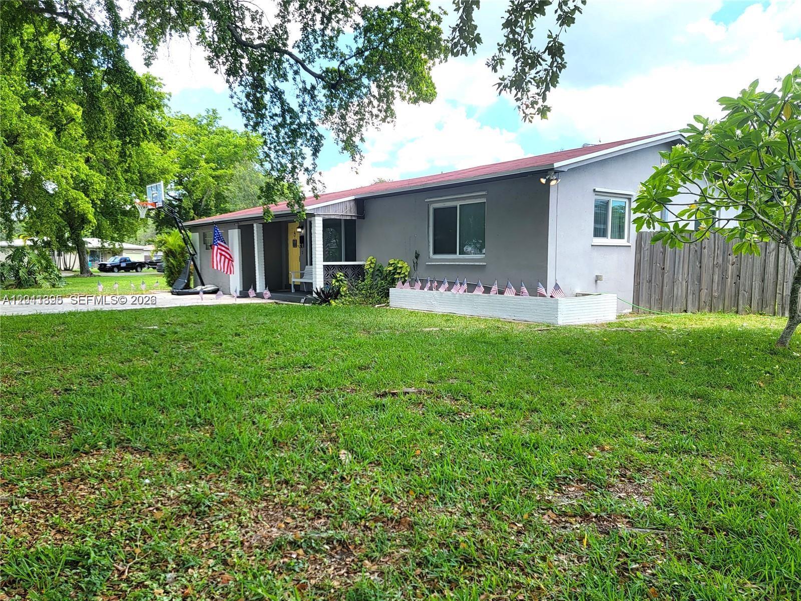 5721 Jefferson St, Hollywood FL 33023 photo 4