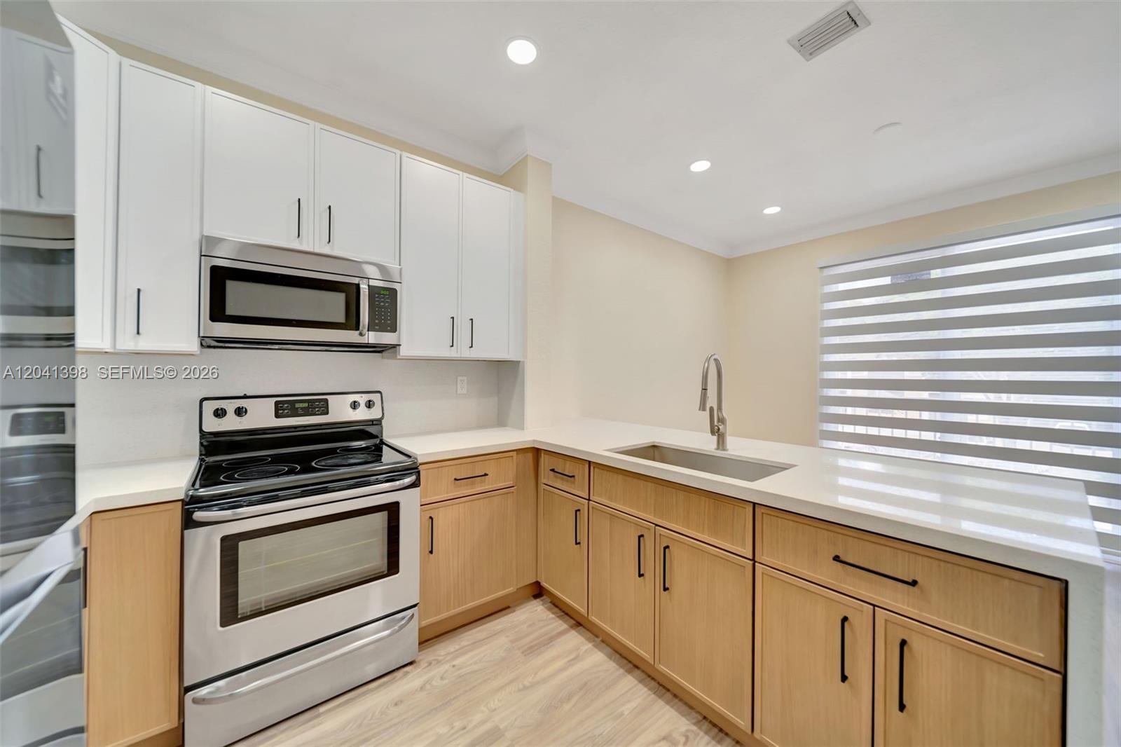 17620 NW 73rd Ave # 17, Hialeah FL 33015