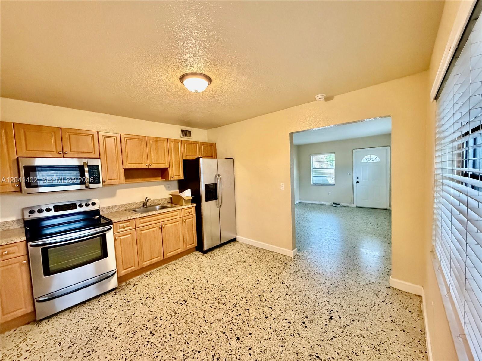 911 NW 22nd Pl # 0, Miami FL 33125 photo 4