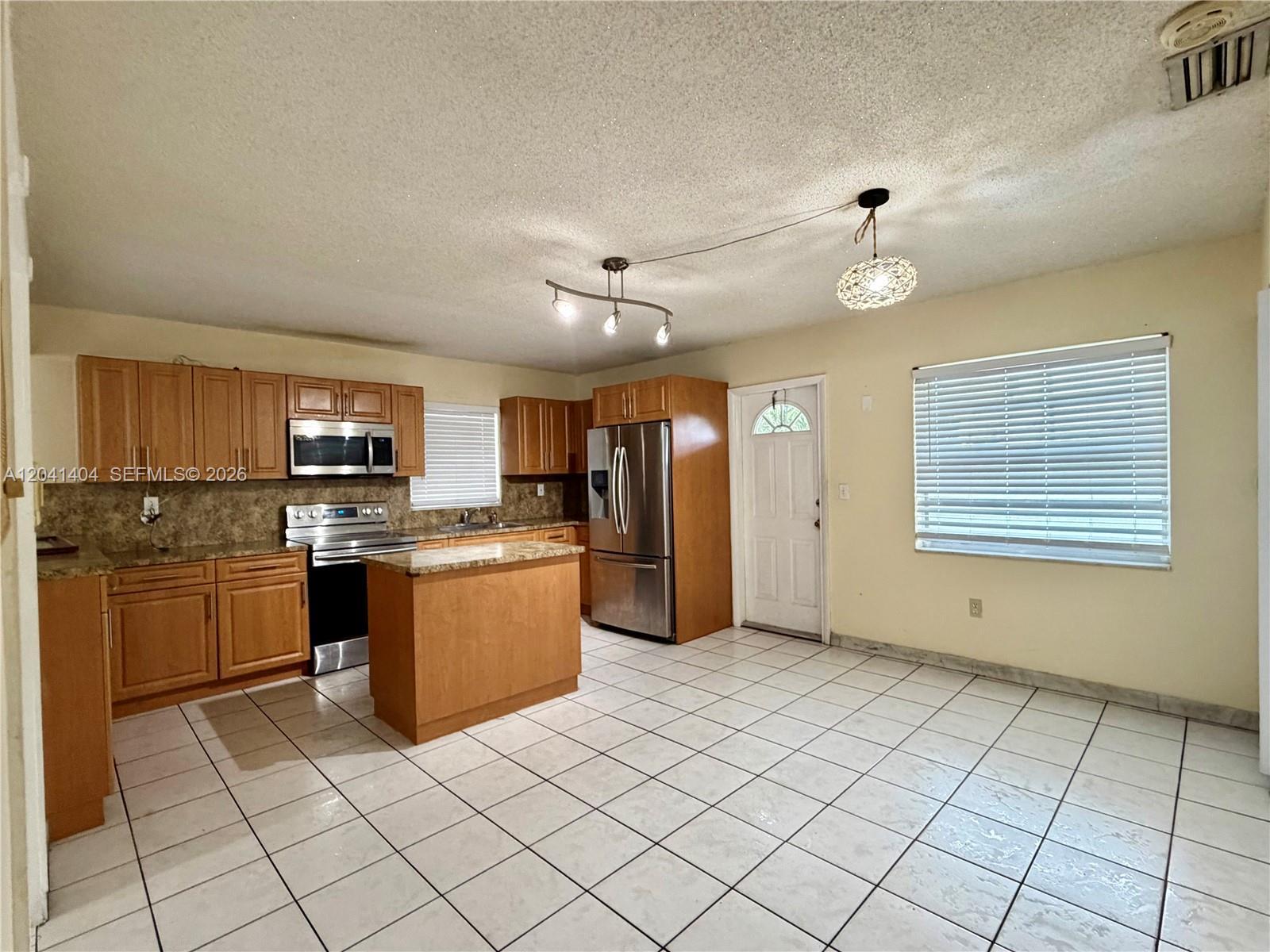 913 NW 22nd Pl # 0, Miami FL 33125 photo 2