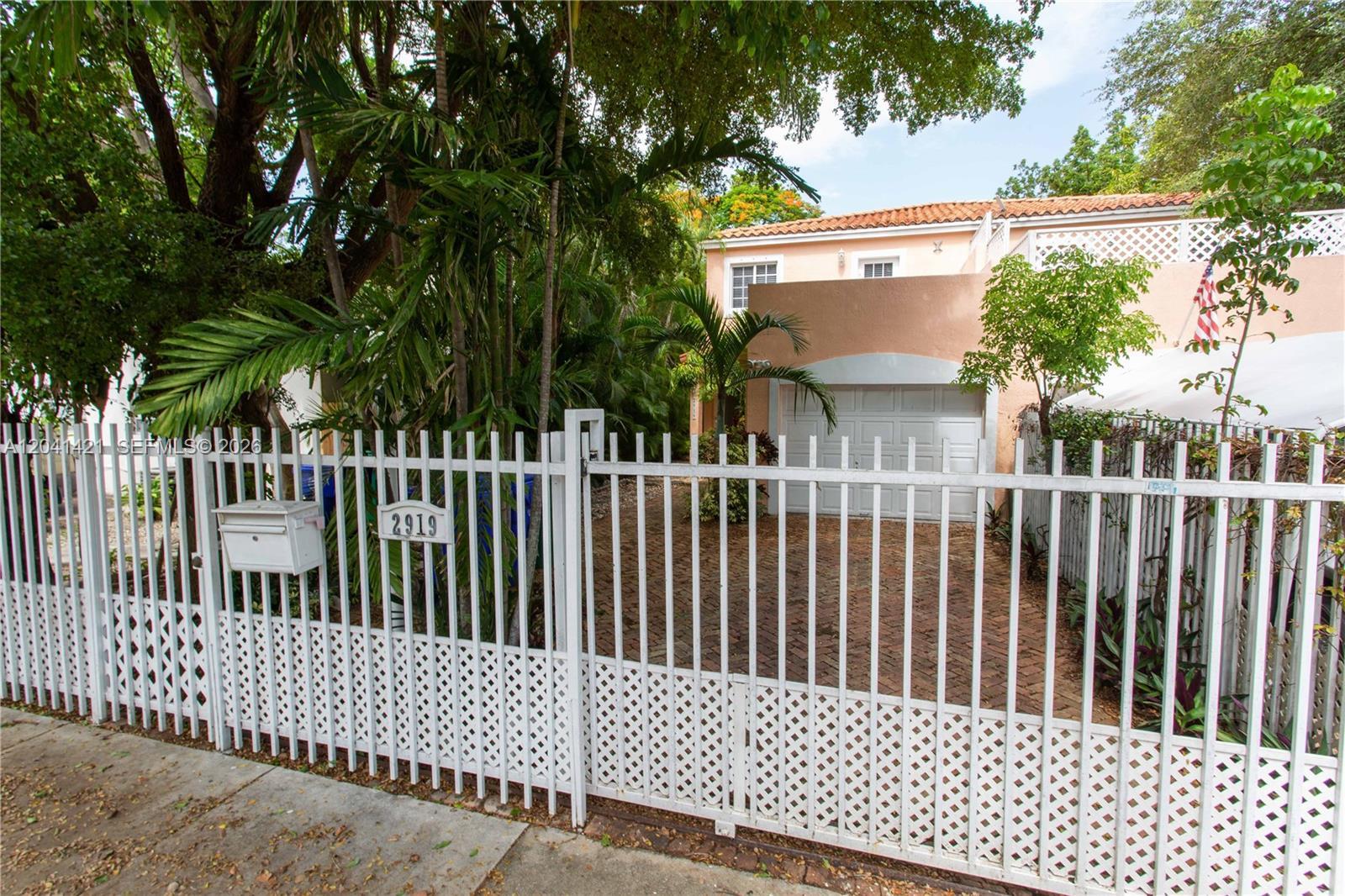 2919 Virginia St, Miami FL 33133