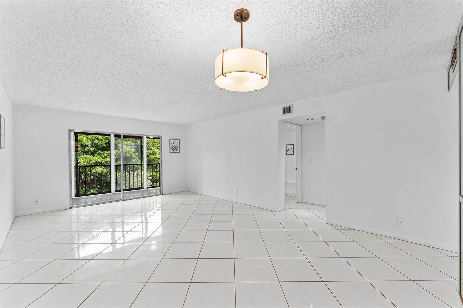 7301 Amberly Lane # 402, Delray Beach FL 33446
