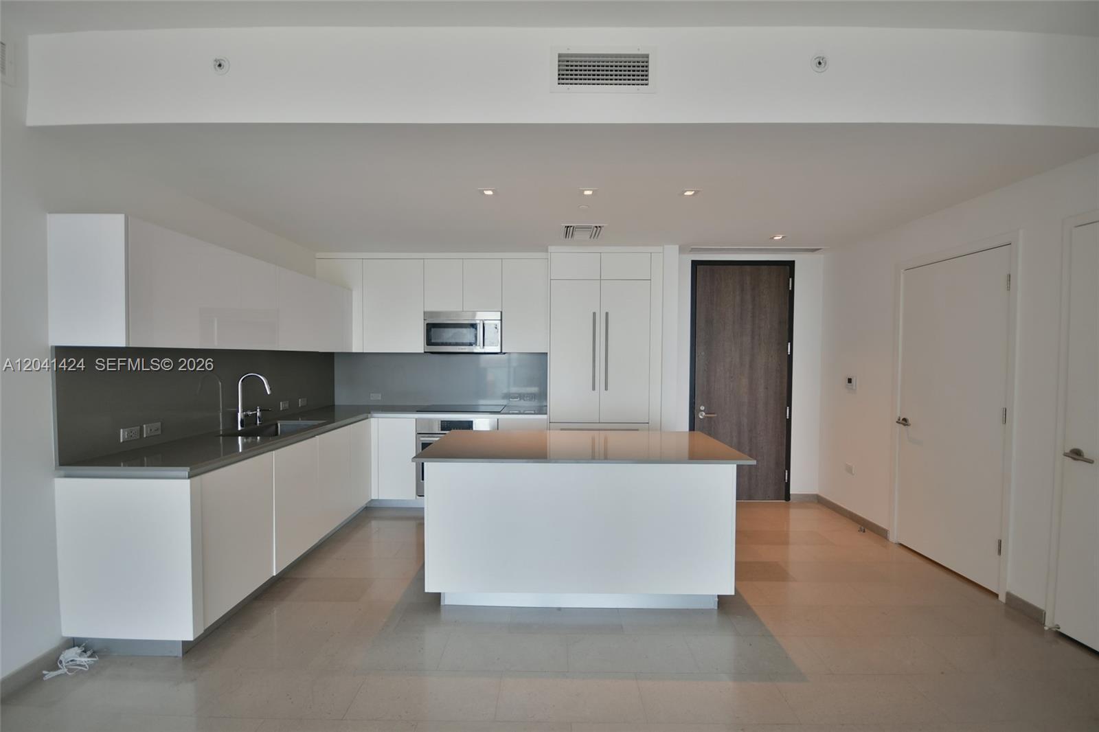 88 SW 7th St # 3309, Miami FL 33130 photo 5