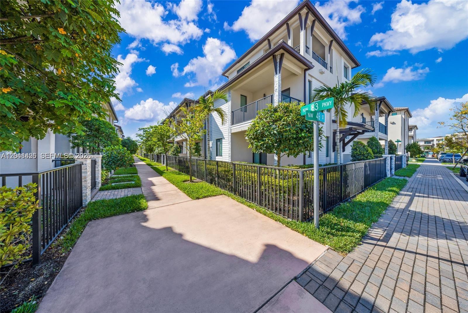 4856 NW 83rd Pkwy, Doral FL 33166 photo 3
