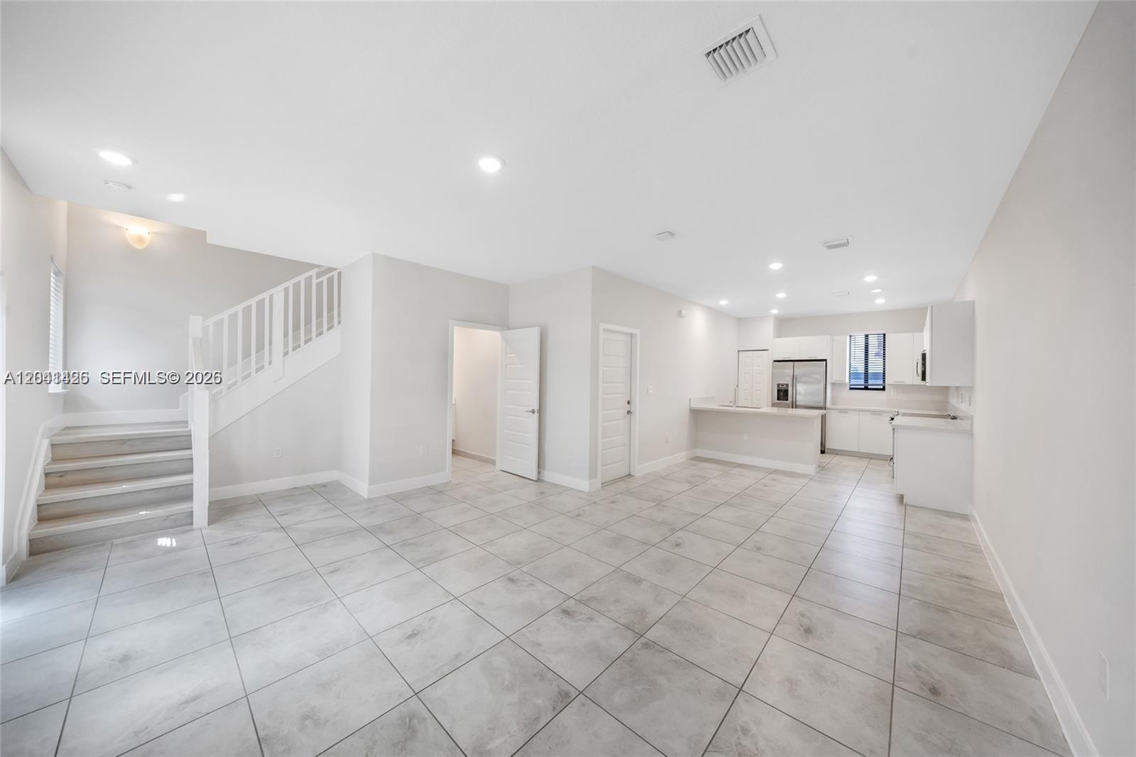 4856 NW 83rd Pkwy, Doral FL 33166 photo 4