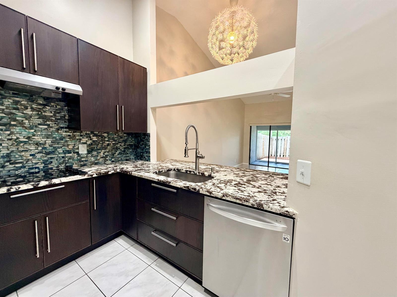 11137 NW 38th Place, Sunrise FL 33351 photo 3