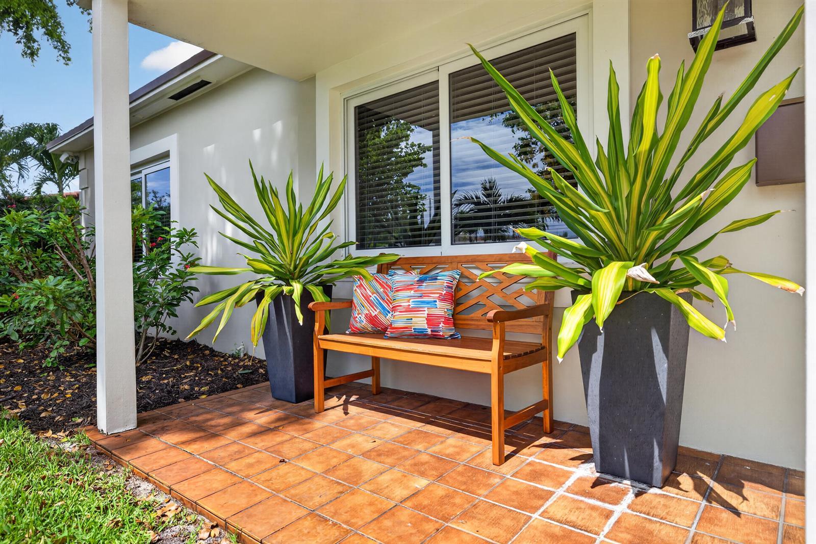 2627 NE 10th Avenue, Wilton Manors FL 33334 photo 2