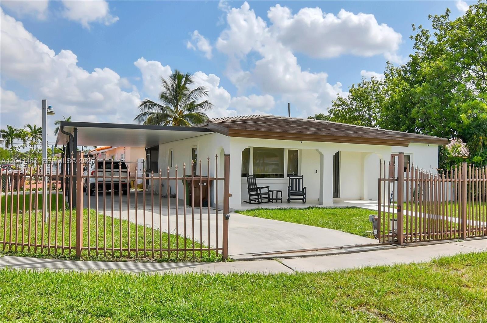 241 W 48th St, Hialeah FL 33012