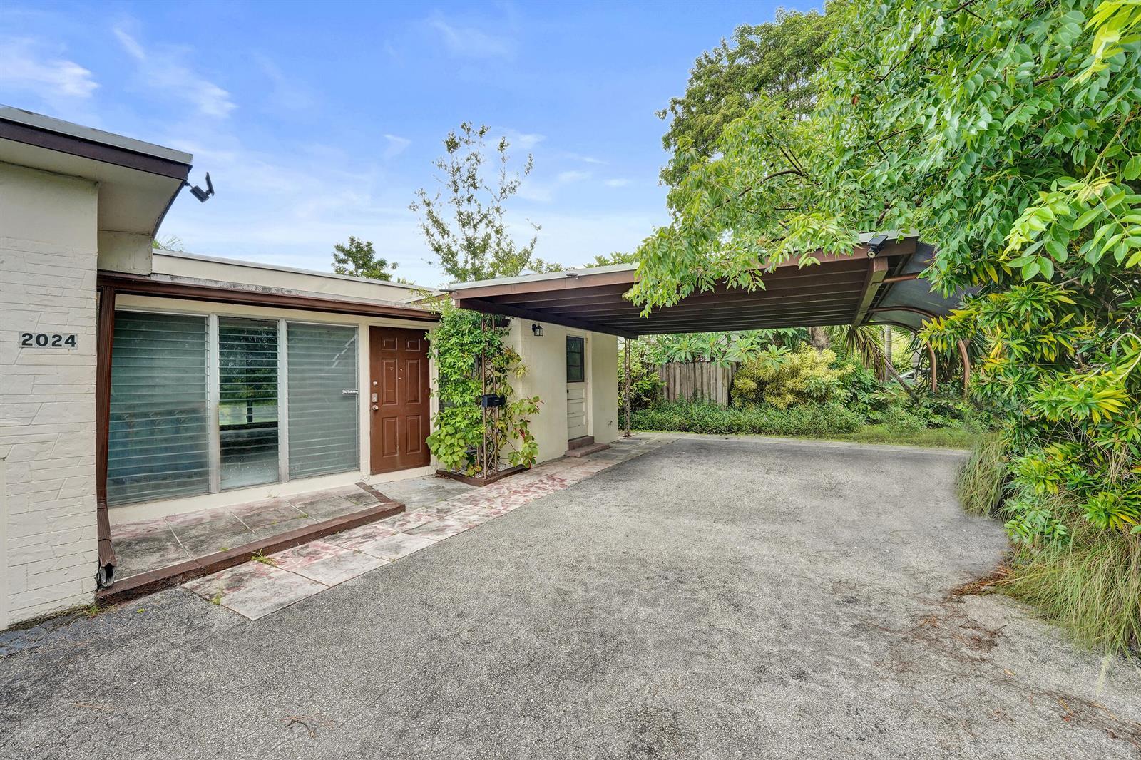 2024 NE 26th Drive, Wilton Manors FL 33306 photo 2