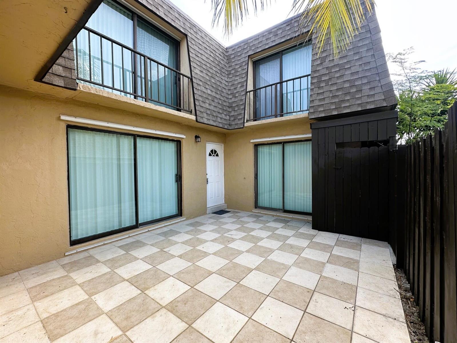 303 Waterview Drive, Palm Springs FL 33461 photo 3