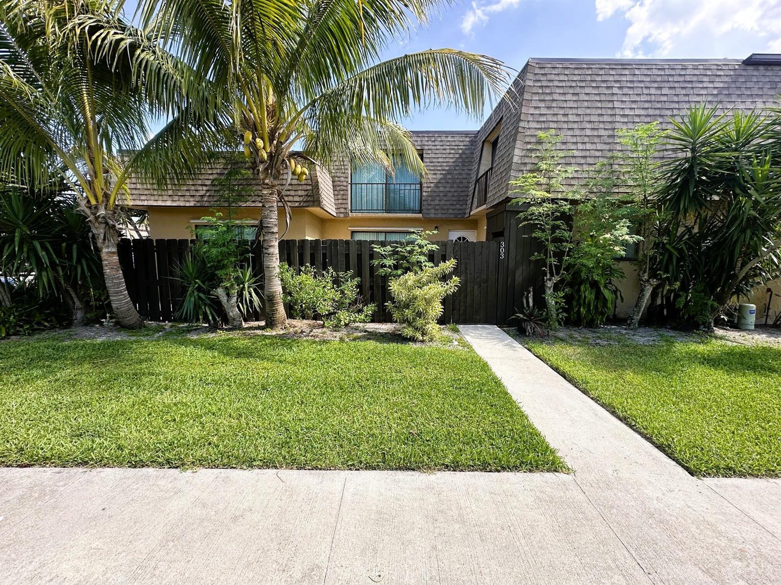 303 Waterview Drive, Palm Springs FL 33461
