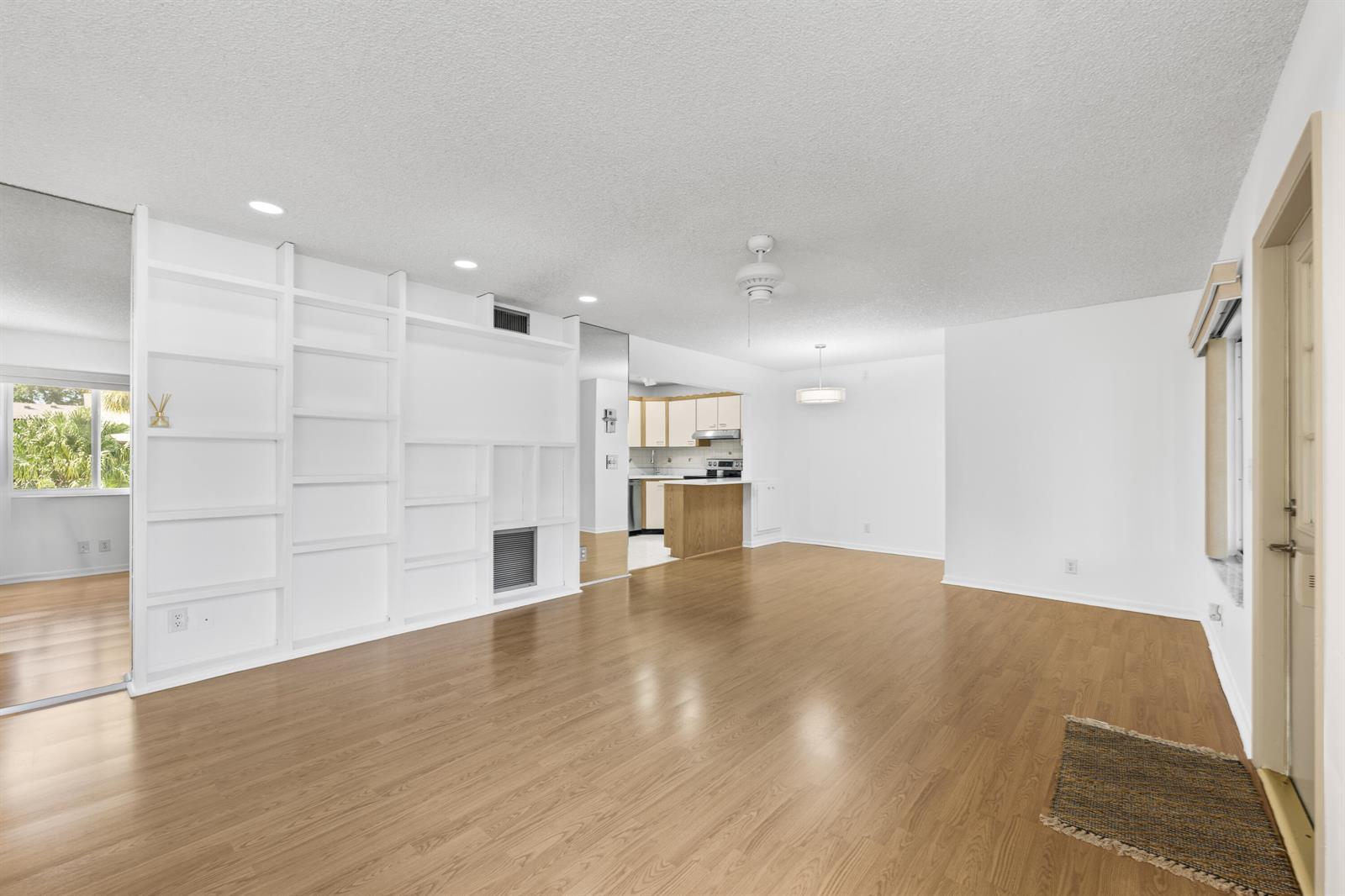 313 Pine Ridge Circle # 2, FL 33463 photo 4