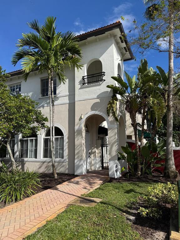 3633 NW 30th Street, Lauderdale Lakes FL 33311