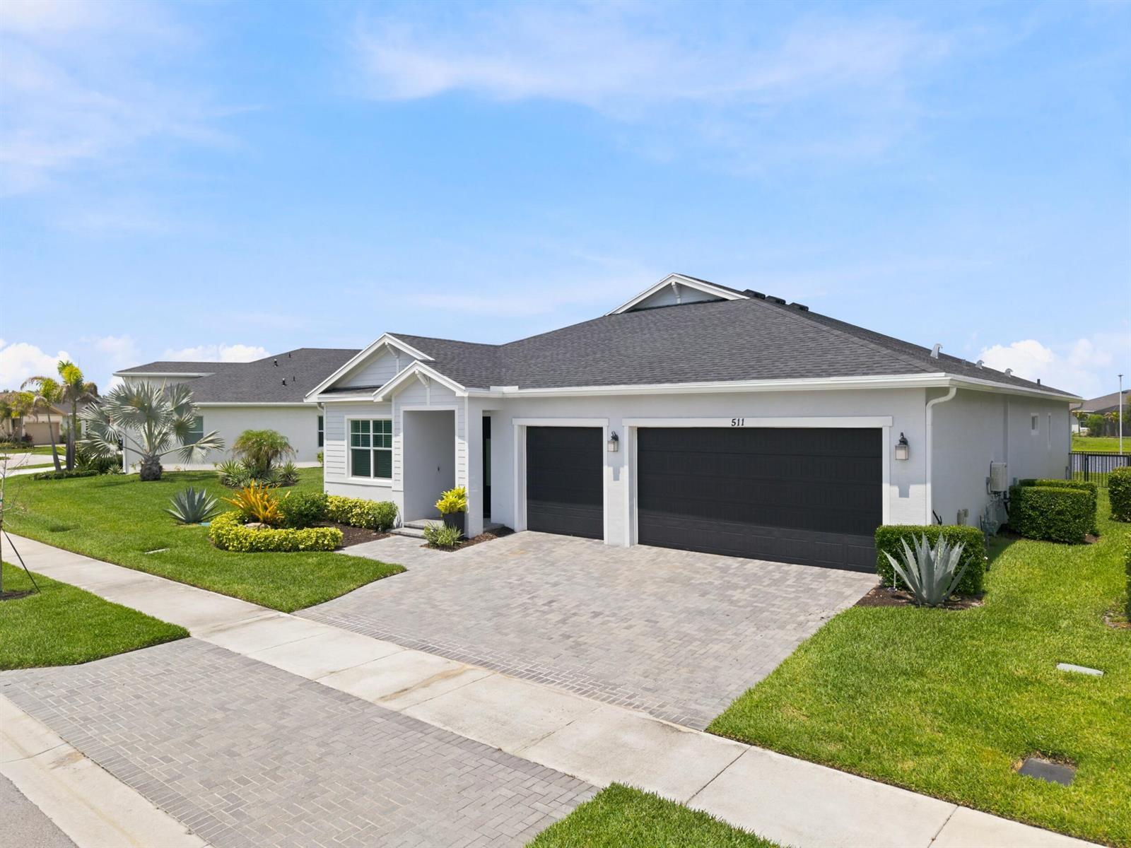 511 SE Mulberry Way, Port St. Lucie FL 34984 photo 2