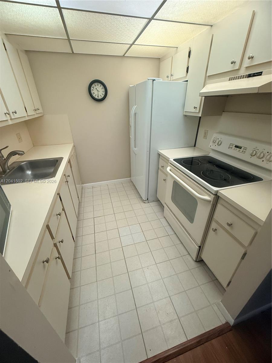 Pembroke Pines, FL 33027 photo 4