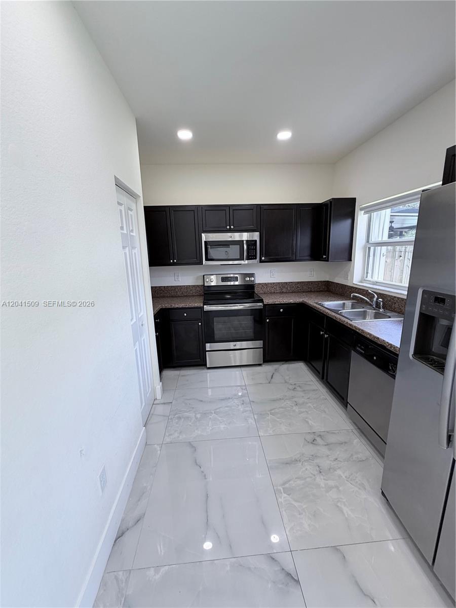 268 SE 31st Ave, Homestead FL 33033 photo 5